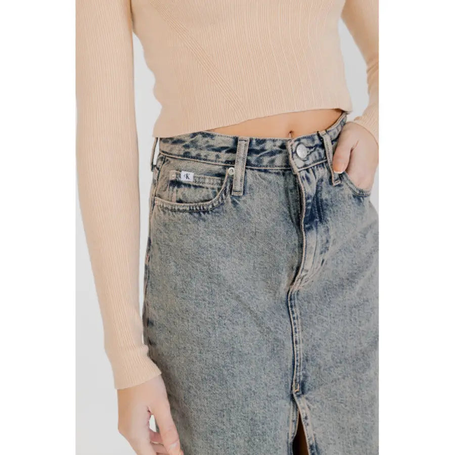 Acid-washed high-waisted denim jeans with a cropped beige sweater - Calvin Klein Jeans Women Skirt