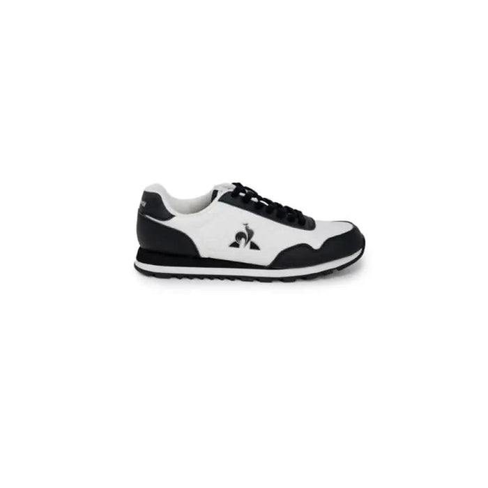 Athletic sneaker in white and black with distinctive logo from Le Coq Sportif Men Sneakers