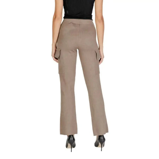 Beige Vila Clothes Women’s cargo-style dress pants with straight legs and back pockets