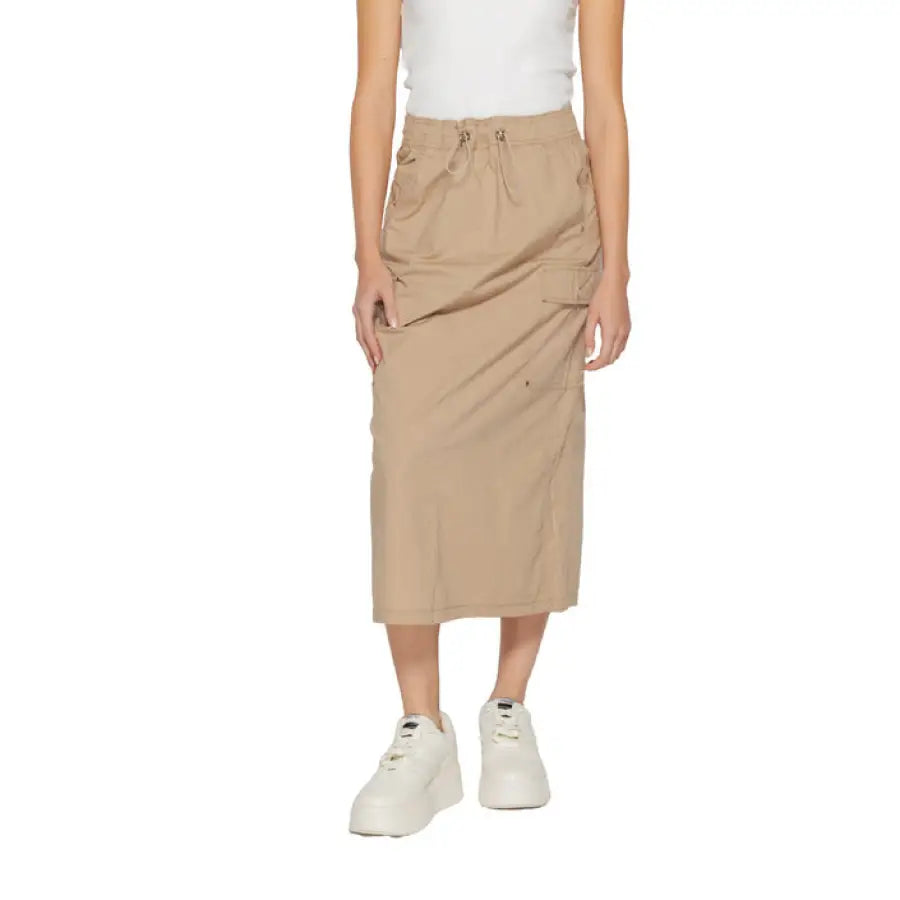 Street One - Beige midi skirt with white sneakers and top for a chic look