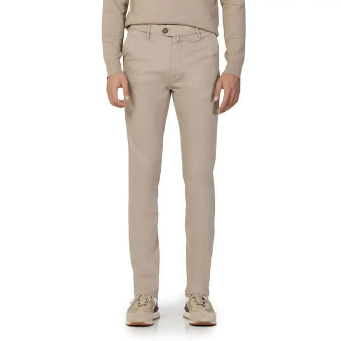 Beige slim-fit Borghese trousers with matching sweater and sneakers for men