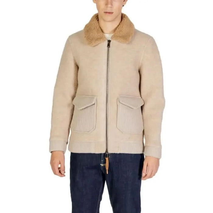 Beige wool jacket with fur collar and front pockets from Hydra Clothing Men Jacket