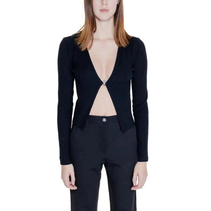 Black cropped V-neck cardigan with single clasp, from Morgan De Toi Women’s Knitwear