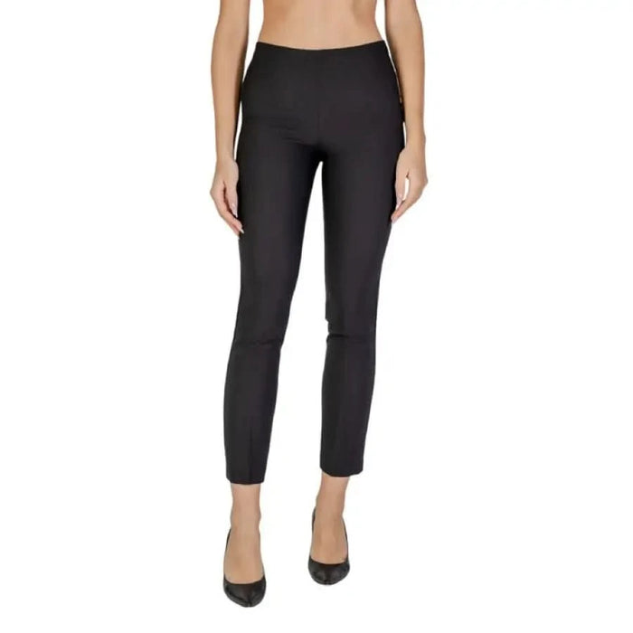 Black cropped dress pants with slim fit by Sandro Ferrone for women