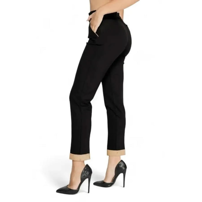 Black dress pants with rolled cuffs and stiletto heels from Alviero Martini Prima Classe