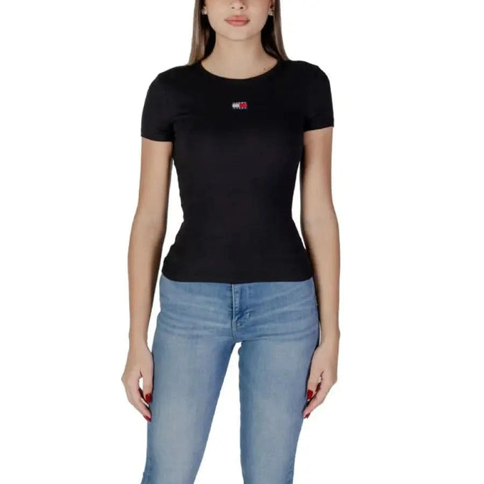 Black fitted Tommy Hilfiger t-shirt featuring a small logo for women’s fashion