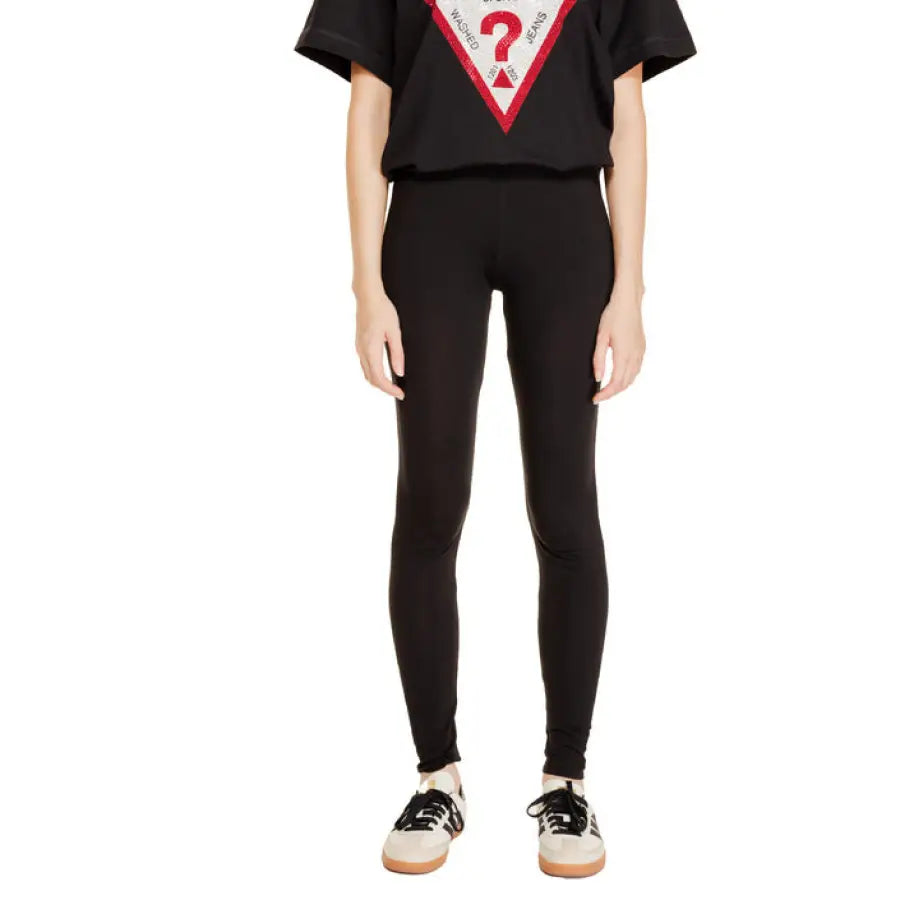 Jacqueline De Yong Women Leggings styled with dark t-shirt featuring triangular logo