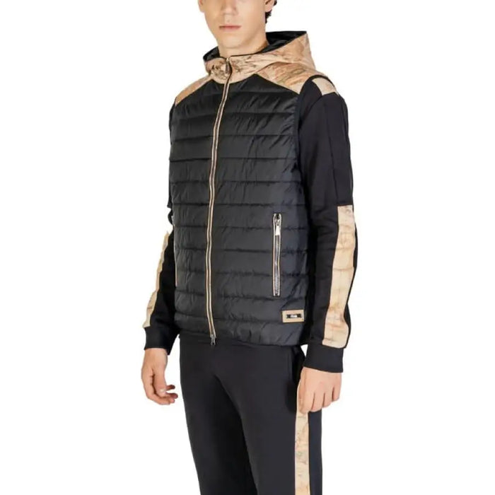 Black quilted vest with beige accents and a hood from Alviero Martini Prima Classe