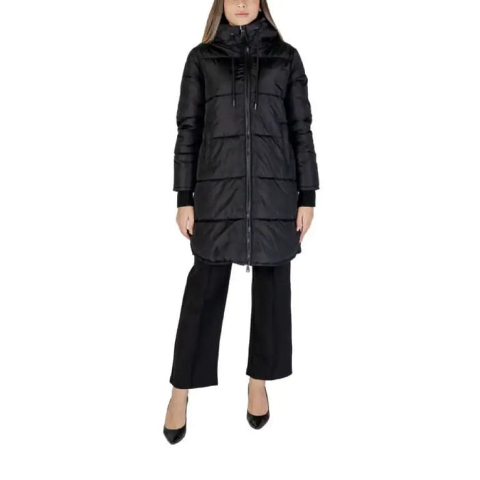 Black quilted winter puffer coat with high collar and zip closure from Cleré - Cleré Women Jacket