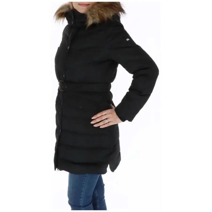 Pepe Jeans Women Jacket: Black winter coat with fur-trimmed hood and belted waist