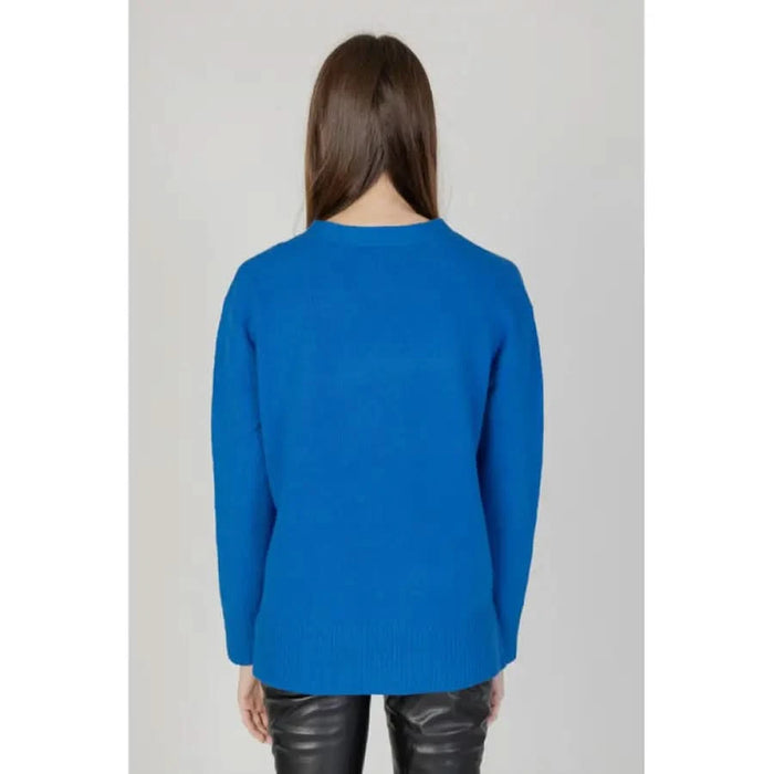 Bright blue long-sleeved sweater worn by brown-haired model - Street One Women Knitwear