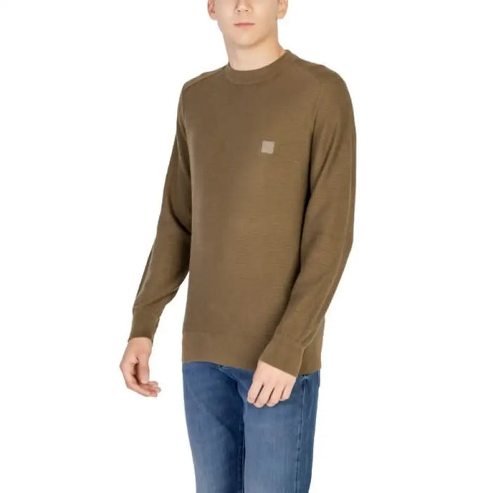 Brown crewneck sweater with chest patch from Boss Men Knitwear collection