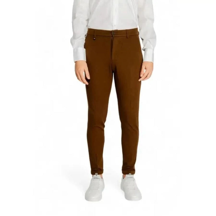 Brown slim-fit Antony Morato men trousers paired with a white shirt and sneakers