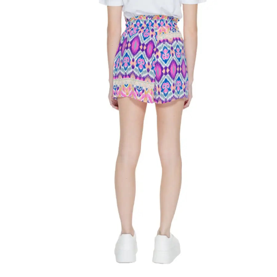 Colorful patterned mini skirt with vibrant geometric print - Only Women Short