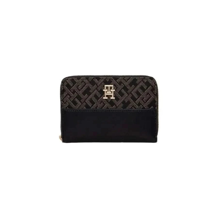 Designer Tommy Hilfiger Women Wallet with patterned upper and solid lower, gold logo emblem