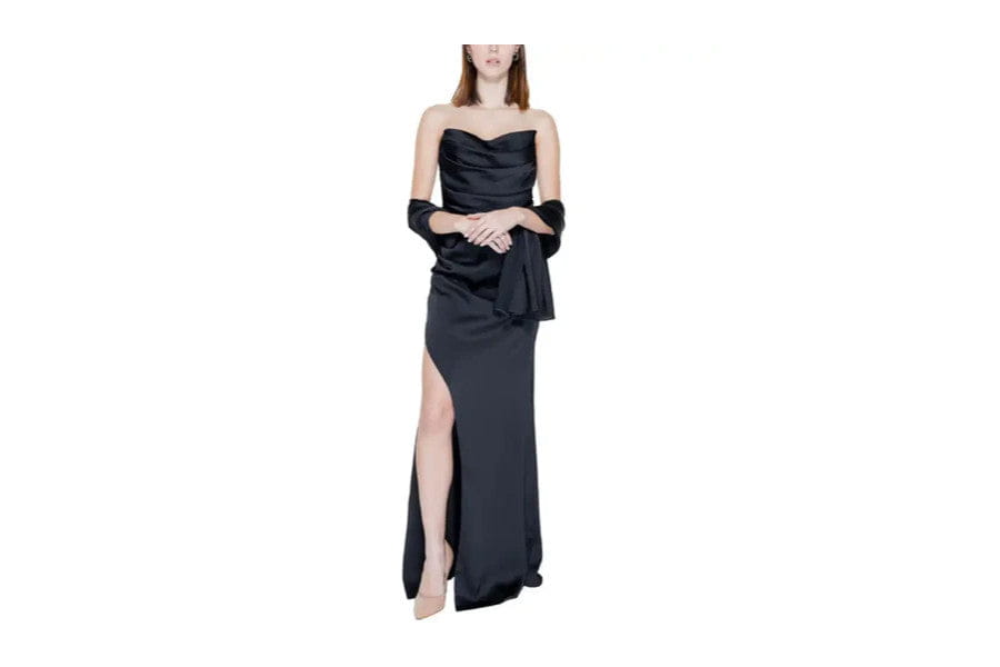 Elegant black strapless evening gown with high slit, embodying old money style for an elegance look.