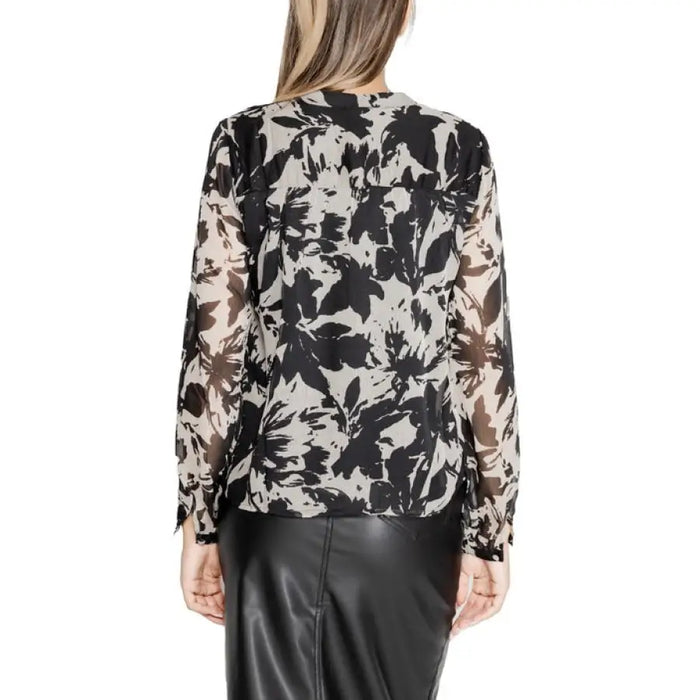 Floral print blouse by Jacqueline De Yong in black and white with long sleeves