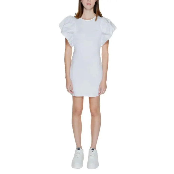 Girl in urban style white dress - Only Women Dress - Fashionable clothing