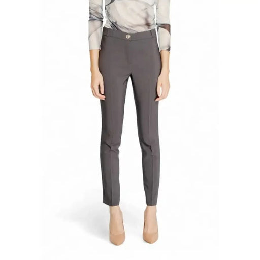 Gray tailored ankle-length dress pants with a slim fit by Rinascimento Women Trousers