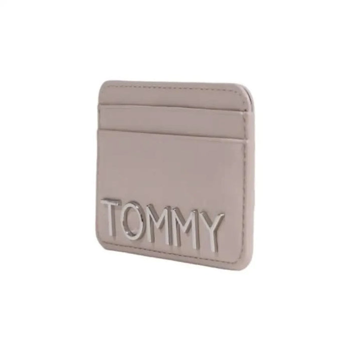 Light gray leather card holder with embossed TOMMY text in Tommy Hilfiger Women Wallet