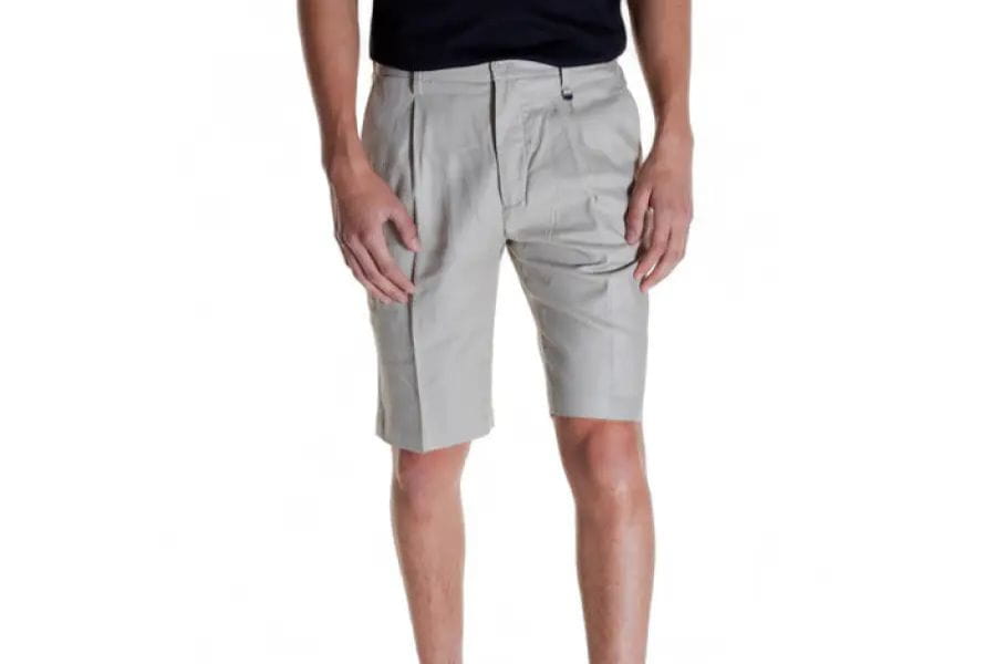 Light gray tailored dress shorts with pleats for a smart casual men summer look.