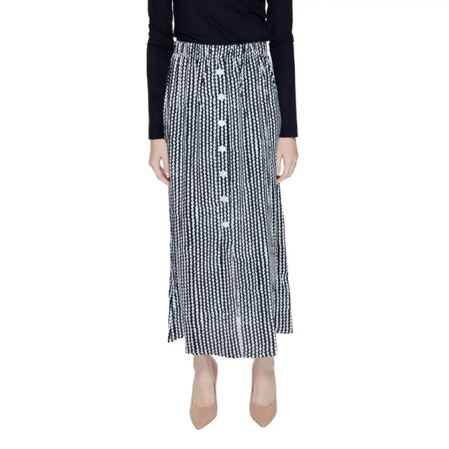 Long black and white patterned button-front maxi skirt by Only - Only Women Skirt