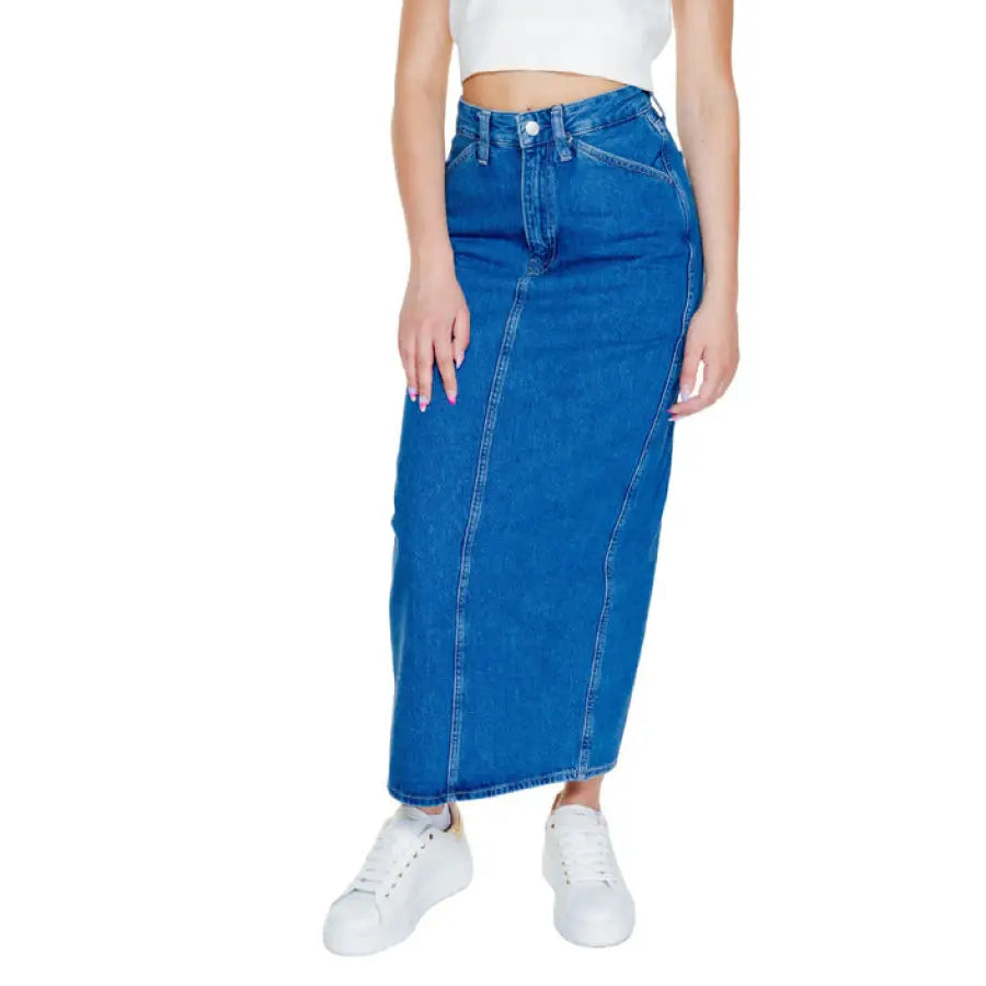 Calvin Klein Jeans women’s high-waist long blue denim maxi skirt