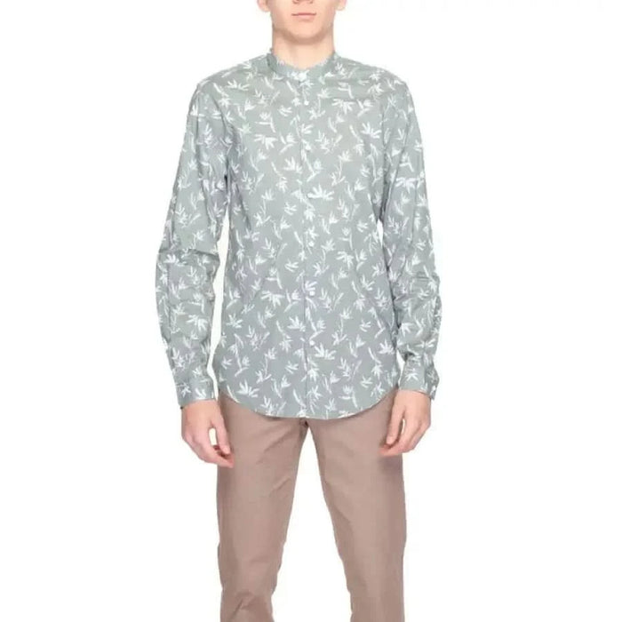 Antony Morato Men’s Shirt with Mandarin Collar in Gray with White Leaf Pattern