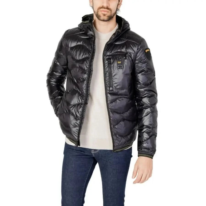 Man in Blauer Blauer men jacket, black puffer style