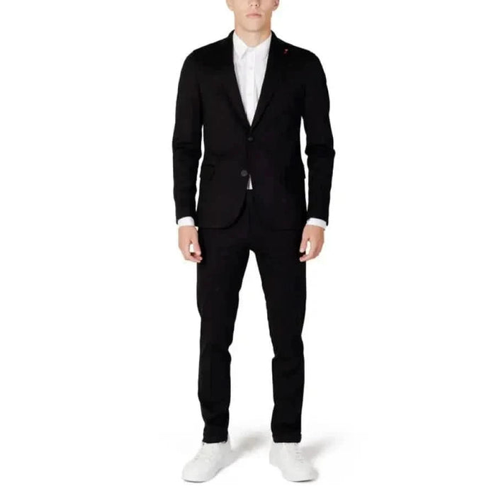 Mulish Men Suit in urban city style, man wearing black suit and white shirt