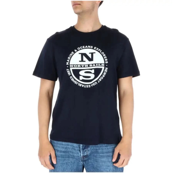 Man wearing North Sails black T-shirt with number 5, North Sails men’s fashion