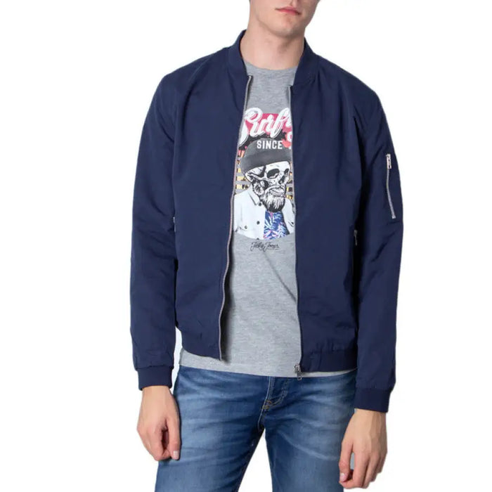 Man modeling Jack & Jones men blazer with t-shirt and jeans for summer