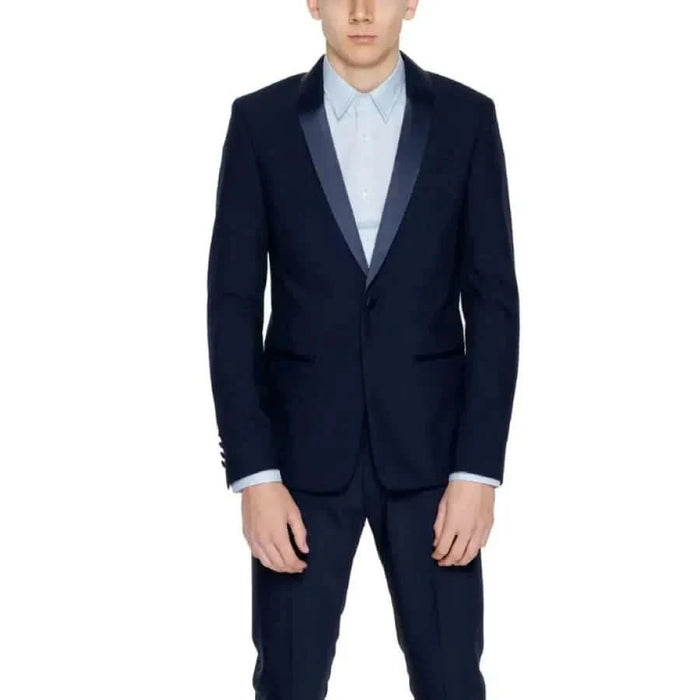 Man in suit and tie wearing Antony Morato Men Blazer for a refined, stylish look