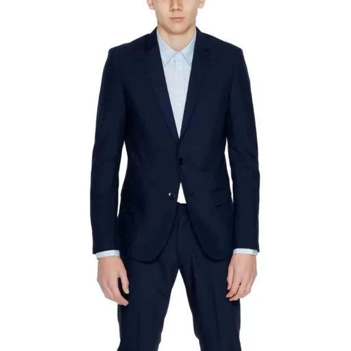 Man in a stylish Antony Morato blazer with suit and tie, perfect for formal occasions