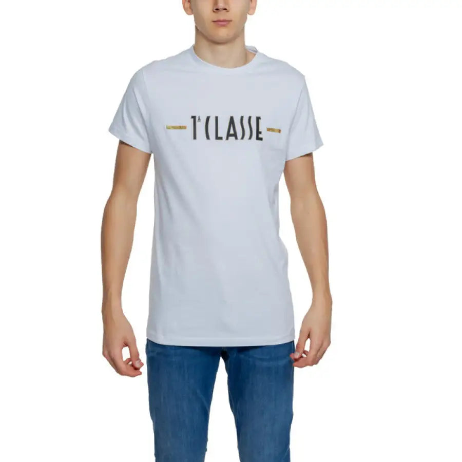 
                      
                        Man wearing Alviero Martini Prima Classe Men T-Shirt with ’I Love’ in white
                      
                    