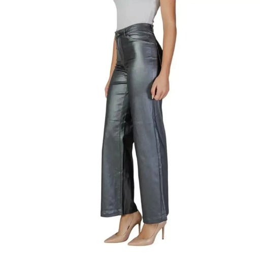 Metallic gray wide-leg pants with beige stiletto heels by Jacqueline De Yong Women Trousers