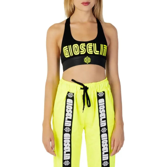 Gioselin women top in neon yellow, spring summer product with round neck composition