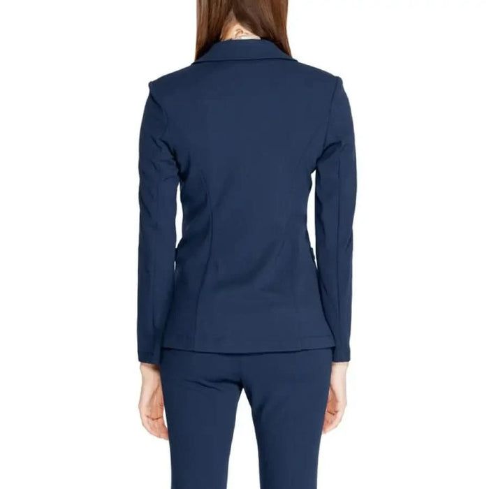 Navy blue fitted blazer with long sleeves and notched lapels by Rinascimento