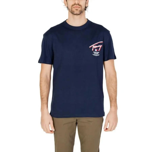 Navy blue Tommy Hilfiger Jeans men t-shirt with small chest logo