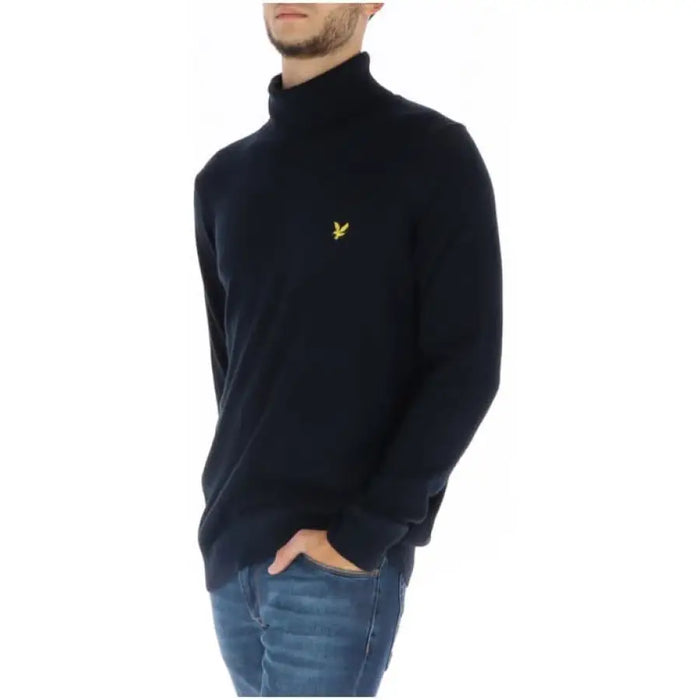 Navy blue turtleneck sweater with yellow logo emblem from Lyle & Scott Men Knitwear