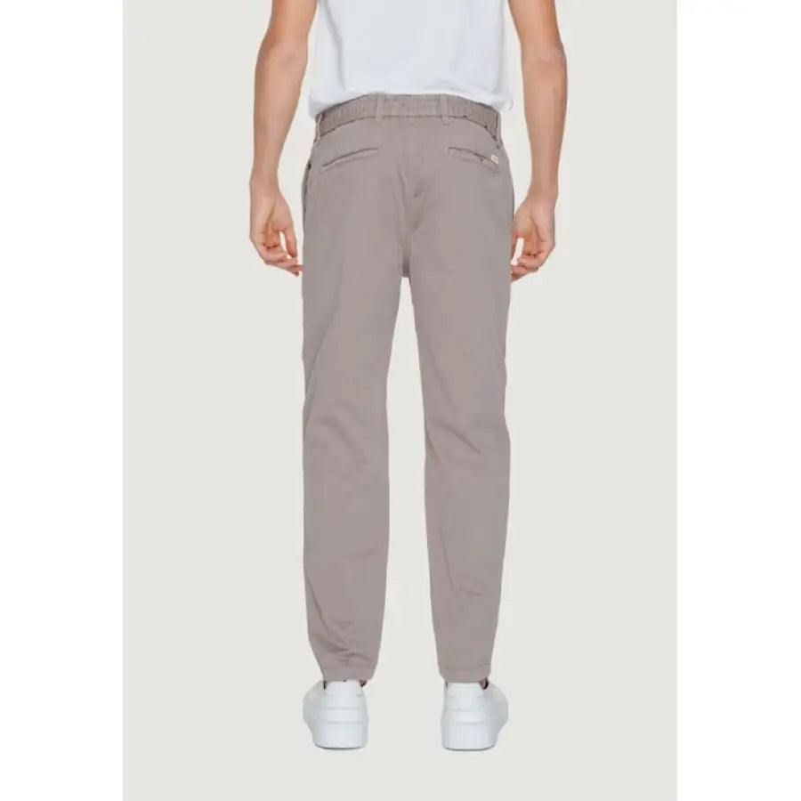Urban style The North Face men’s straight fit chino pants from Boss Men Trousers