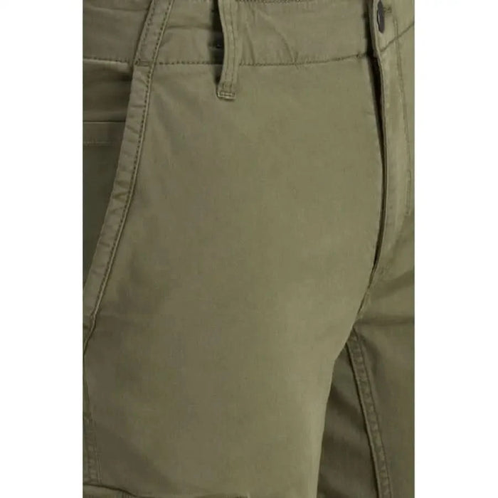 Jack & Jones men trousers featuring North Face stretch shorts for men.