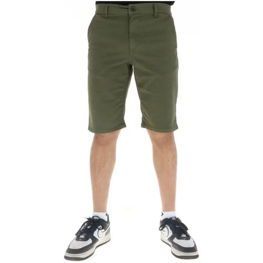 Lyle & Scott olive green knee-length shorts with a flat front and belt loops for men