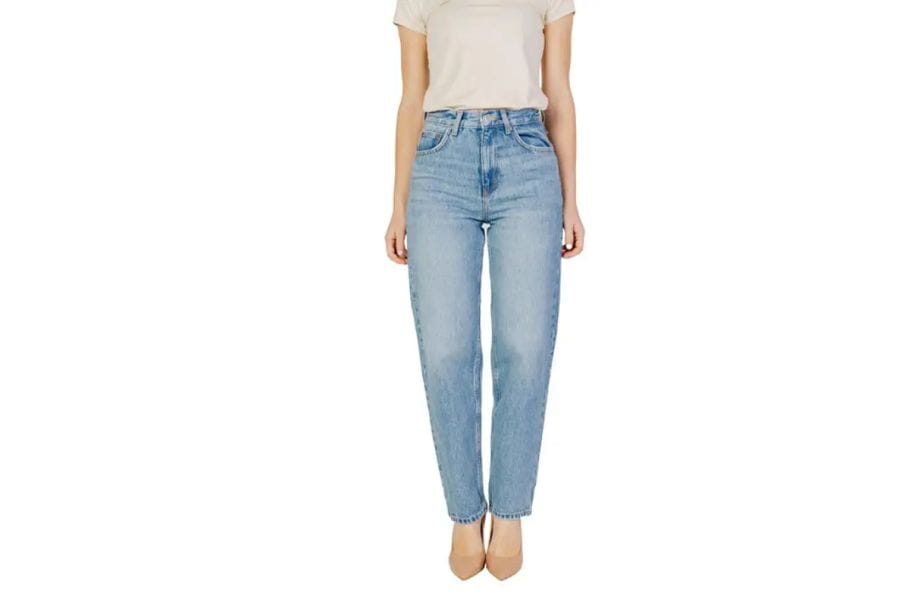 Light blue high-waisted straight leg jeans for stylish summer outfit ideas to shop.