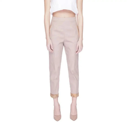 Pale pink high-waisted cropped trousers with cuffed hems - Alviero Martini Prima Classe Women