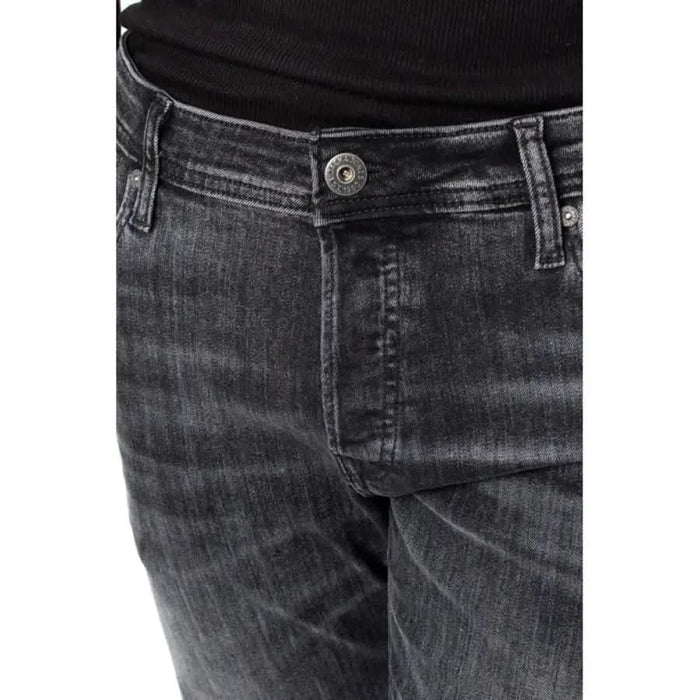 Jack & Jones men’s black jeans for urban city fashion