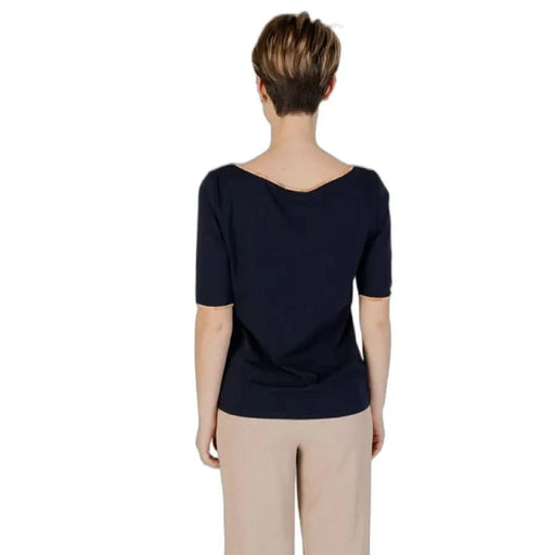 Alviero Martini Prima Classe Women’s T-Shirt in Navy - Fashionable Top Display