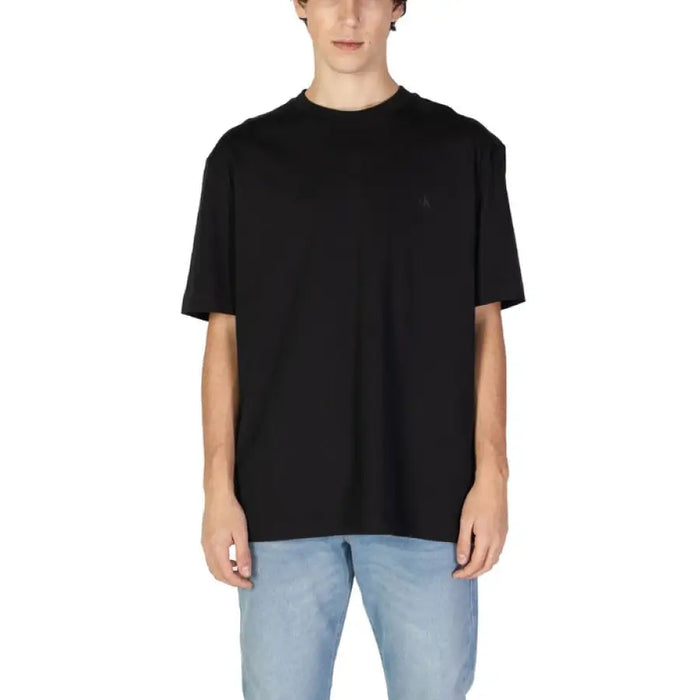 Plain black crew neck t-shirt from Calvin Klein Jeans for men, stylish and versatile