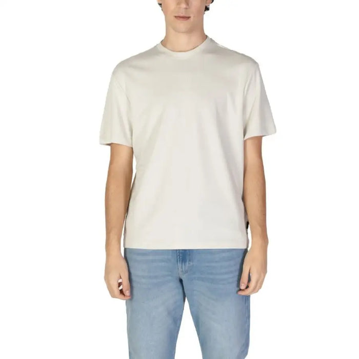 Plain white crew neck t-shirt paired with light blue jeans for Gas Men T-Shirt