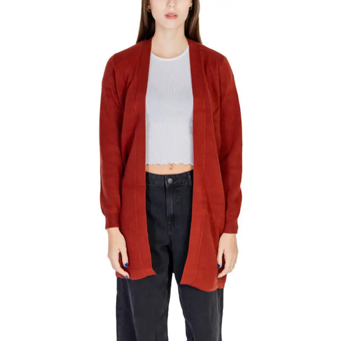 Red knit cardigan with long sleeves and open front by Vero Moda for women